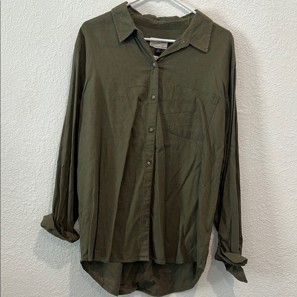 Universal Thread Relaxed Fit Green Shirt
